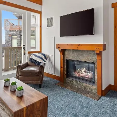 #227 Spruce Peak Lodge One Bedroom Tall Timbers By Stowe Mountain Rentals